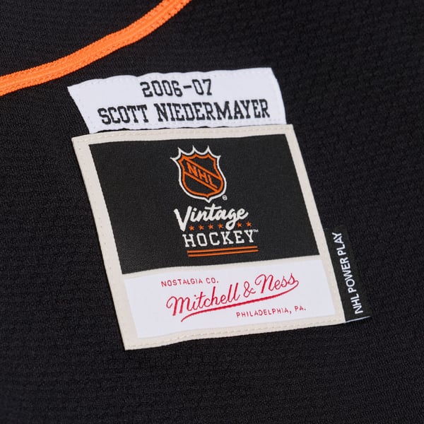 Men's Anaheim Ducks Scott Niedermayer Mitchell & Ness Black 2006/07 Captain Patch Stanley Cup Power Play Jersey