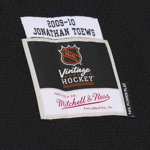 Men's Chicago Blackhawks Jonathan Toews Mitchell & Ness Black 2009/10 Power Play Jersey - Image 11