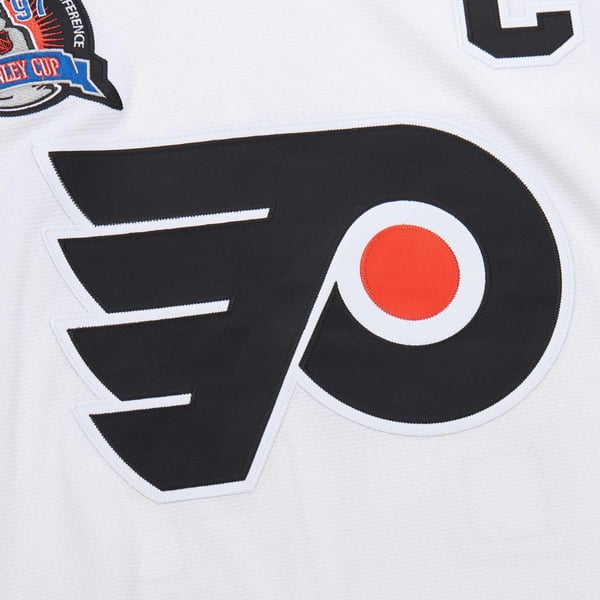 Men's Philadelphia Flyers Eric Lindros White 1996-97 Power Play Jersey - Image 5