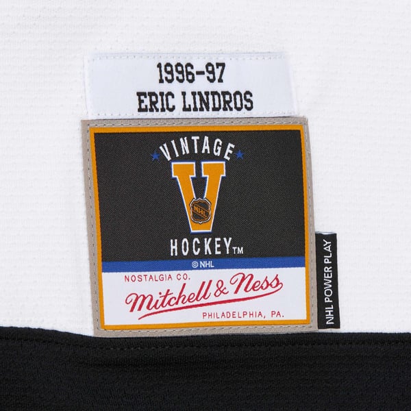 Men's Philadelphia Flyers Eric Lindros White 1996-97 Power Play Jersey - Image 8