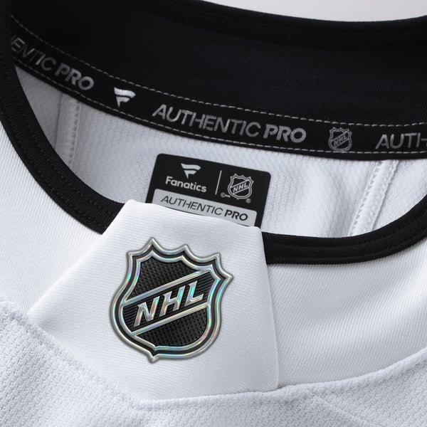 Men's Chicago Blackhawks Fanatics White Away Authentic Pro Jersey - Image 5