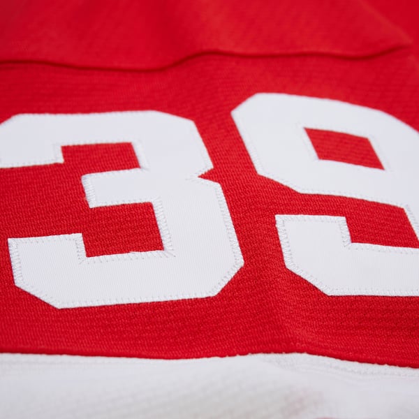 Men's Detroit Red Wings Dominik Hasek Mitchell & Ness Red 2007-08 Power Play Jersey - Image 7
