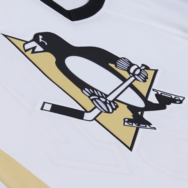 Men's Pittsburgh Penguins Sidney Crosby Mitchell & Ness White 2005 Power Play Jersey - Image 5