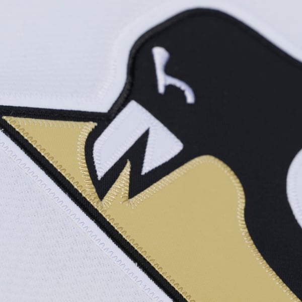 Men's Pittsburgh Penguins Sidney Crosby Mitchell & Ness White 2005 Power Play Jersey - Image 7